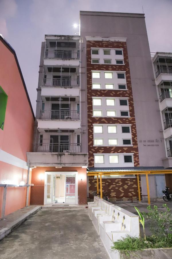Aj Place Apartment Talat Amphoe Nakhon Chai Si Exterior foto